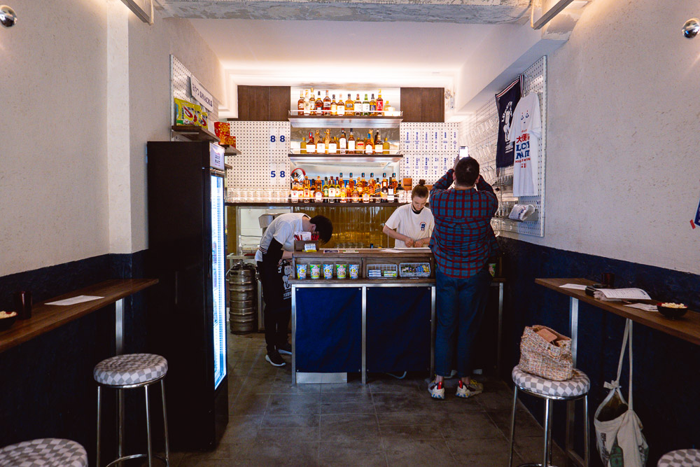 Bars in Shanghai: Cheap highballs at dive bar Lucky Mart. Photo by Rachel Gouk @ Nomfluence.