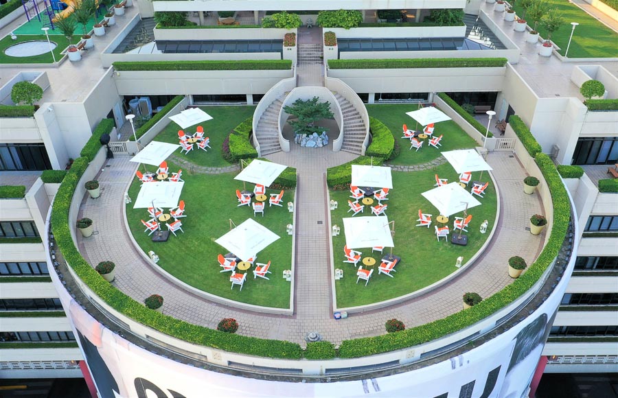 Free-Flow Champagne at Terrace 8, Portman Ritz-Carlton