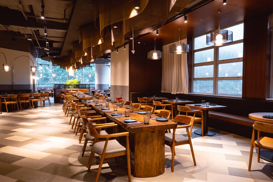 Lounge by Topgolf is a sports entertainment destination in Shanghai that has mini golf and digitized games, and a restaurant and bar. Photo by Rachel Gouk @ Nomfluence