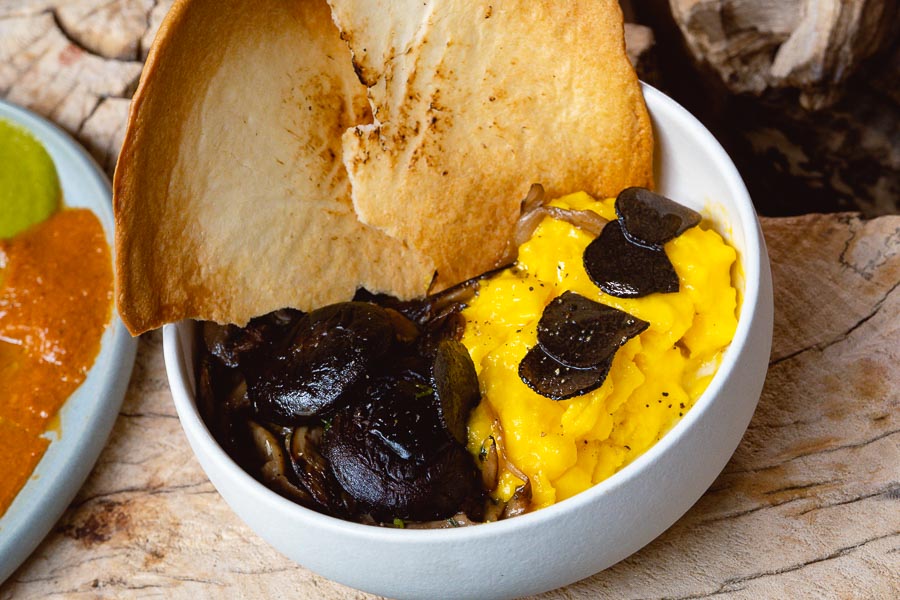 Brunch in Shanghai: La Barra for free-flow brunch. Photo by Rachel Gouk @ Nomfluence.