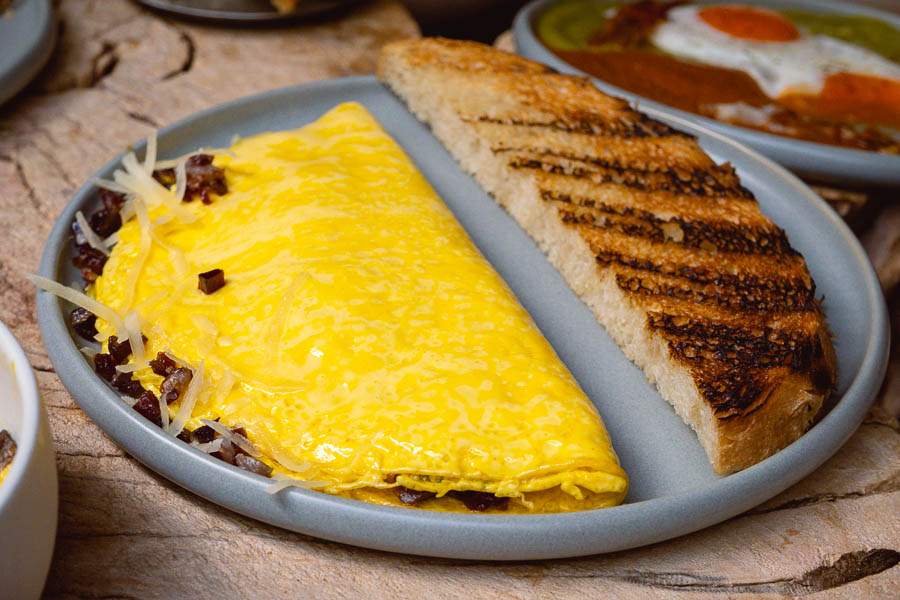Brunch in Shanghai: La Barra for free-flow brunch. Photo by Rachel Gouk @ Nomfluence.