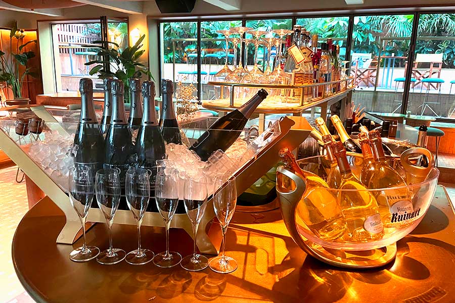 Brunch in Shanghai: La Barra for free-flow brunch. Photo by Rachel Gouk @ Nomfluence.
