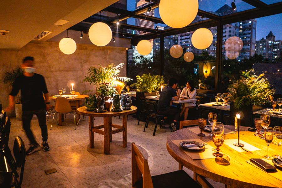 Beijing stalwart Mosto opens in Shanghai. A classy yet casual contemporary western restaurant and bar in Jing'an. Photo by Rachel Gouk @ Nomfluence.