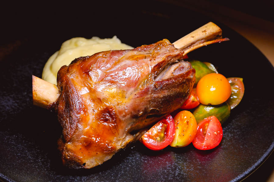 MUST Wine & Grill is a French restaurant in Jing'an, Shanghai serving French classics, steaks, and burgers. Photo by Rachel Gouk @ Nomfluence.