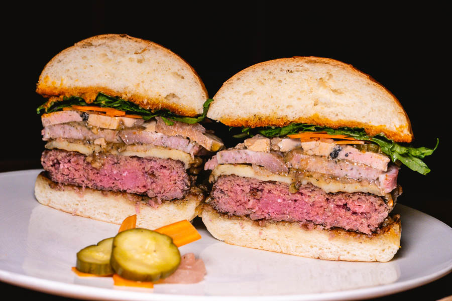 Shanghai Burger Month 2022 by Nomfluence. Photo by Rachel Gouk @ Nomfluence.