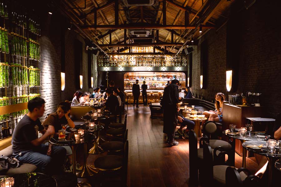 Gin-Forward Cocktail Bar & Restaurant Black Glove (Closed)