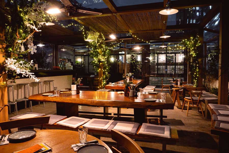The New RAC Allee: Dinner & Wine in The Chalet