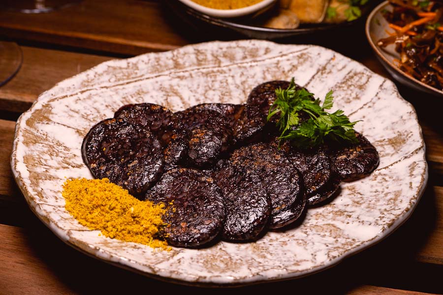 Pur'aisin is a natural wine bar in Shanghai that serves Yunnan food. Photo by Rachel Gouk @ Nomfluence