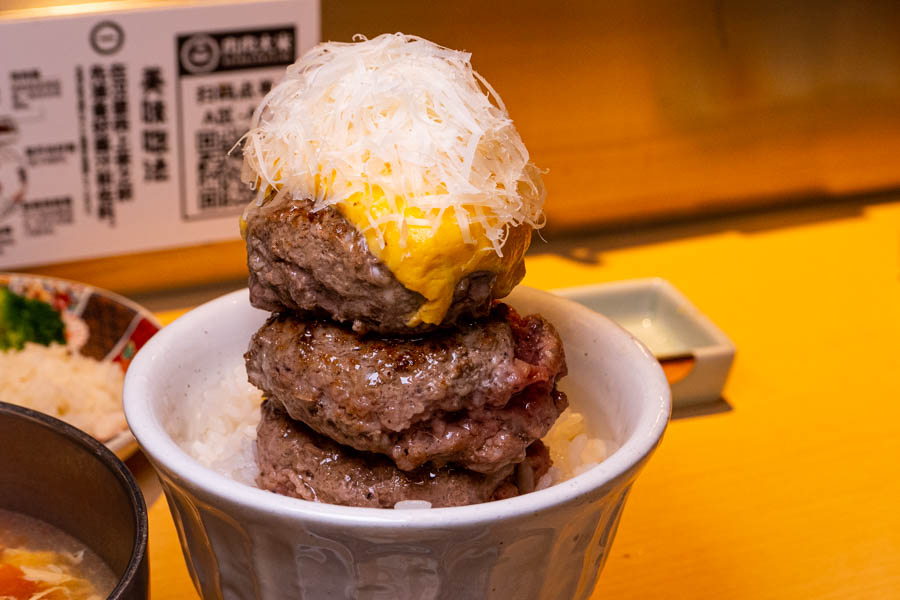 Wanghong Worthy: Queuing Up For Hamburger Rice in Xujiahui