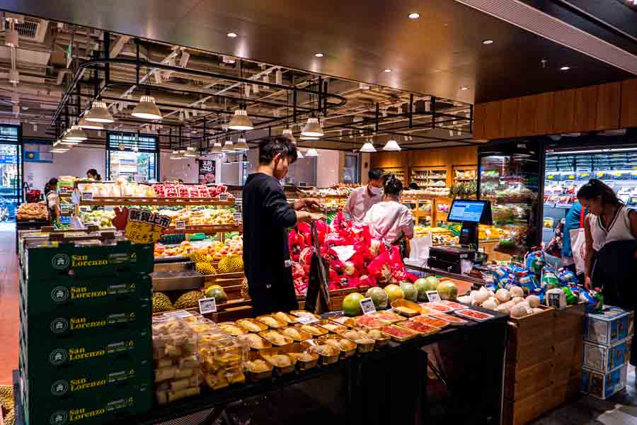 Foodie Social at Hong Shou Fang (鸿寿坊), a dining destination and commercial hub that boasts more than 60 restaurants, bars, and cafes, located in Putuo district, Shanghai. Photo by Rachel Gouk @ Nomfluence