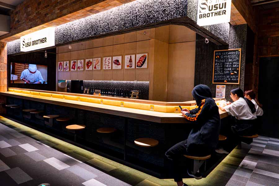 Sushi Brother, Foodie Social at Hong Shou Fang (鸿寿坊), a dining destination and commercial hub that boasts more than 60 restaurants, bars, and cafes, located in Putuo district, Shanghai. Photo by Rachel Gouk @ Nomfluence