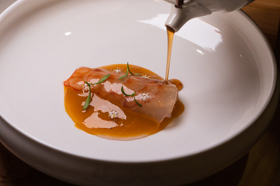 URA: When Contemporary Chinese Meets Basque Influences