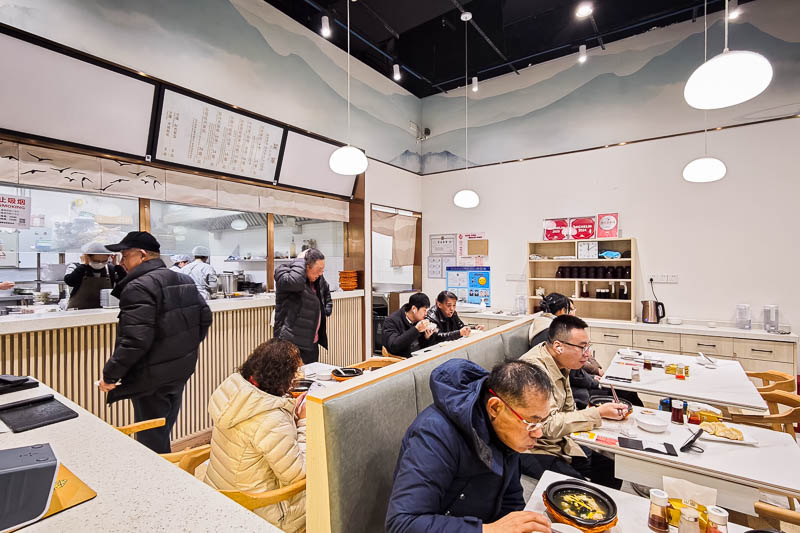 Hong Yu Fang 宏玉方, bib gourmand Shanghai guotie dumplings