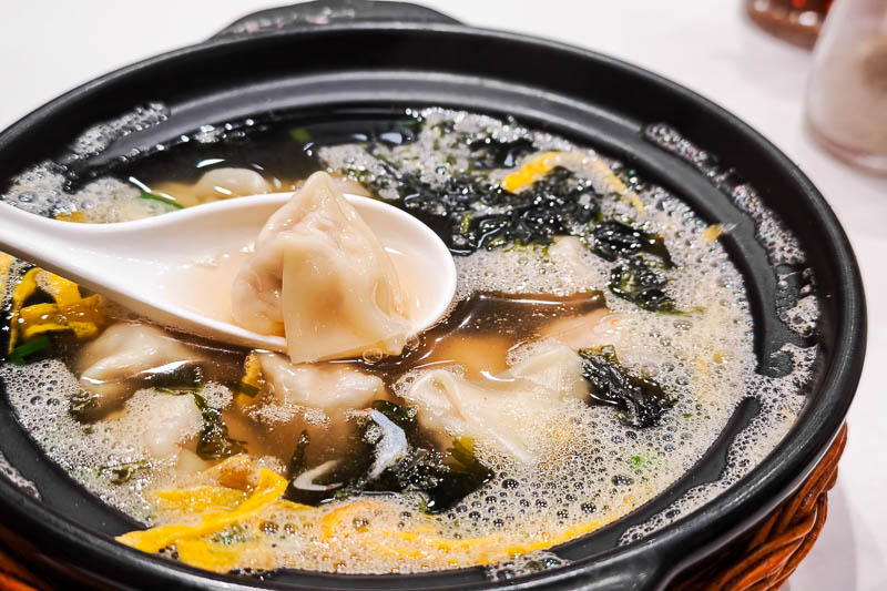 Hong Yu Fang 宏玉方, bib gourmand Shanghai guotie dumplings