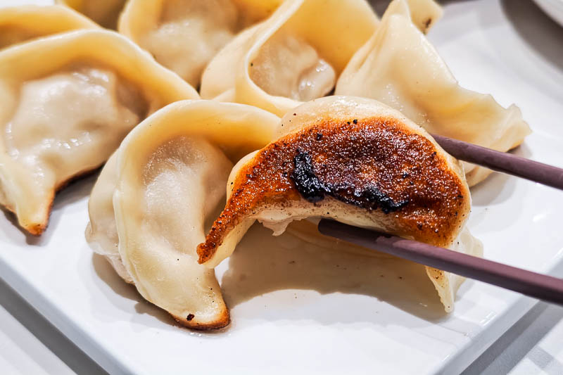 Hong Yu Fang 宏玉方, bib gourmand Shanghai guotie dumplings